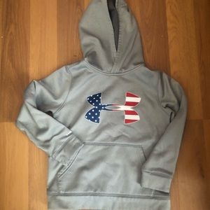 Boys under armour hoodie. Size small.
